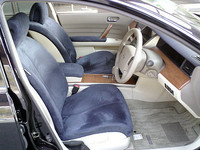 室内はイームズとかイサムノグチとCMで比較はしてるけど、それほど立派なものではない。普通のとは一風変わってて楽しい、ってぐらいかな。