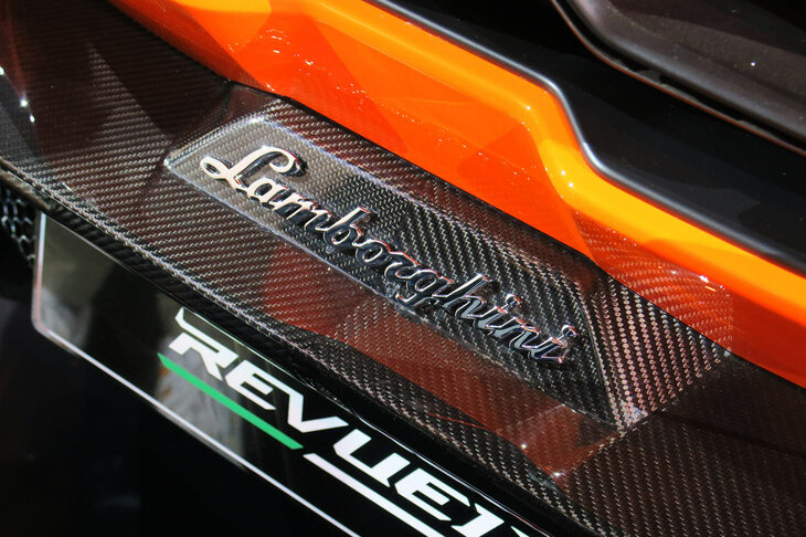 ランボルギーニ・レヴエルト(「Lamborghini」バッジ)
