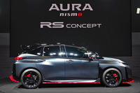 ボディーサイズは全長×全幅×全高=4260×1880×1485mmと、ベースモデルより全長で140mm、全幅で145mmも拡大されている。