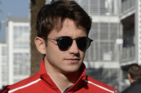 フェラーリのドライバーアカデミー出身で、フェラーリ前CEOの故セルジオ・マルキオンネも期待していたといわれるシャルル・ルクレール(写真)が、来季から跳ね馬のマシンをドライブすることに。2016年はGP3の、2017年にはF2とジュニアカテゴリーのタイトルを取り、今年ザウバーからGPデビューを果たした20歳のモナコ人は、異例の早さでトップチームに昇進したことになる。速さ、賢さなどから高い評価を得ており、フェラーリのみならずF1の将来を担う逸材との呼び声も高い。シンガポールGPでは13番グリッドから9位完走、今年6回目の入賞を果たした。(Photo=Ferrari)