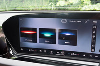 空調やインテリアライト、リラクゼーション機能、ドライブモードなどは「MMI experience pro」によって統合制御されており、3種類のモードから気分に応じたものを選ぶと、各機能が自動で好適な設定に切り替わる。