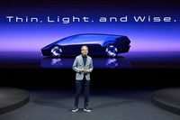 「Thin, Light and Wise(薄い、軽い、賢い)」という開発アプローチを掲げていた「Honda 0」シリーズ。「航続距離を追求して重厚長大なBEVをつくるのではなく、バッテリー搭載量を抑えて、賢くスマートなBEVをつくりましょう」という意図で、実際、プロダクトの航続距離は、このクラスのBEVとしては控えめな300マイル(約482km)を想定していた。