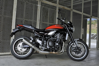 「カワサキZ900RS」が国内で発売されたのは、2017年12月1日。価格は、キャンディトーンブラウン×キャンディトーンオレンジ(写真)が132万8400円で、メタリックスパークブラックが129万6000円。