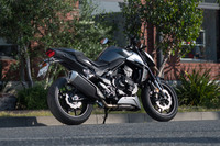 ホンダの「ホーネット」といえば、アグレッシブな走りとスタイルで人気を博したネイキッドスポーツだ。「CB750ホーネット」はその最新モデルで、日本では2025年2月に発売された。