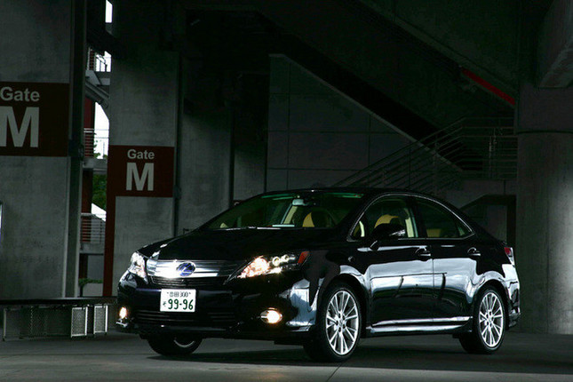 【スペック】全長×全幅×全高=4700×1785×1505mm/ホイールベース=2700mm/車重=1640kg/駆動方式=FF/2.4リッター直4DOHC16バルブ(150ps/6000rpm、19.1kgm/4400rpm)+交流同期電動機(143ps、27.5kgm)/価格=535万円(テスト車=570万8050円)