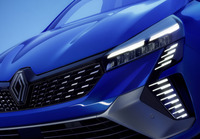 マイナーチェンジした「ルノー・ルーテシア」が上陸 燃費は25.4km/リッターに向上の画像