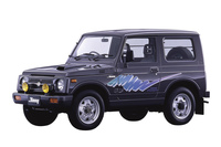 今でも頻繁に見かける2代目「スズキ・ジムニー」だが、記者が欲しかったのはリーフサスの最終型であるJA11型の、さらに最終にあたる64ps仕様。もちろんMTで、ボディーはハイルーフ! ……いかにタマ数豊富なクルマとはいえ、ここまで絞ると出物はほとんどなかった。