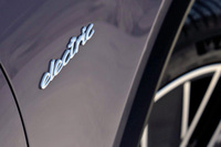 2代目となる新型「マカン」は、かねての予告どおり、バッテリーの電気で走るBEVのみのラインナップとなる。