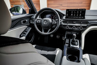ほった「『インテグラ タイプS』なら、左ハンドルのMT車でヒール&トウをキメられそうですね」
清水「なにせ中身は『シビック タイプR』だからねぇ」
