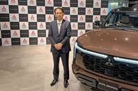 新型「三菱パジェロ」国内仕様車の発表イベントに登壇した三菱自動車の取締役代表執行役社長兼COOの岸浦恵介氏。
