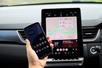 細かいところでは、「Apple CarPlay」「Android Auto」のスマートフォン接続が、ワイヤレスで可能となった点もトピック。日々の利便性が大いに改善した。