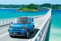 日本における自動車販売の約4割を占める軽自動車。環境負荷の軽減を考えると軽自動車の燃費改善は必須であり、電動パワートレインの採用は避けて通れない。