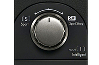 「SI-DRIVE」のセレクター。左が「スポーツ」、右が「スポーツ#」、押すと「インテリジェント」モードに切り替わる。