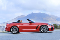 ボディーサイズは全長×全幅=4335×1865mm。「M40i」の車高は他グレードよりも10mm低い1305mmとなっている。