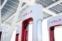 海外で広まるテスラの充電規格 日本のEVユーザーはこの先どうなる?