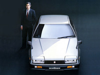 ジョルジェット・ジウジアーロ氏と初代「いすゞ・ピアッツァ」(1981-1994年)。