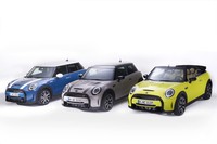 「MINI 3ドア/5ドア/コンバーチブル」のマイナーチェンジモデル発売
