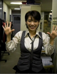 【Movie】グラビアアイドル矢部美希さんが編集部にの画像