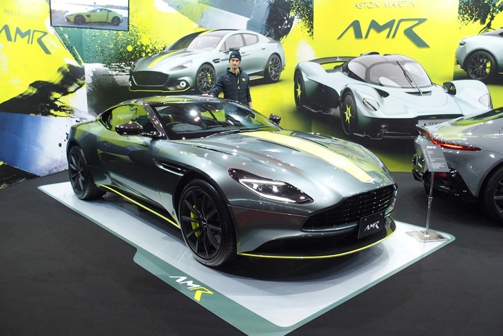 アストンマーティンDB11 AMR