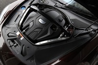 330psと450Nmを生み出す3リッターV6ターボユニット。