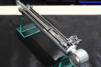 ソレノイドバルブ式セミアクティブダンパーのカット模型。