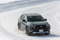 「アドベンチャー」「G“Zパッケージ”」に装備されるトルクベクタリング機構は、左右後輪の駆動トルクを100:0~0:100の間で変化させられる。