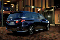 「オデッセイ ハイブリッド アブソルートEX Honda SENSING」のリアビュー。