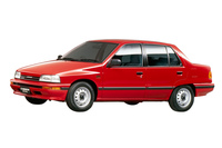 「ダイハツ・シャレードソシアル」
「シャレード」は1977年に登場したコンパクトハッチバック。映画に登場するのは3代目モデルで、全長を延ばしてトランクを追加したもの。日本では「シャレードソシアル」の名で販売された。