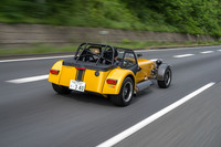 世界的に見れば非常にニッチなスポーツカーの「ケータハム・セブン」だが、日本では週末ごとに観光地で見かけることも珍しくない。シンプルを極めたこのクルマの、なにが日本のエンスージアストの心に刺さるのか。ちょっと気になってしまった。