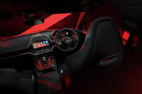 アストンマーティンが「DBX S」を発表 最高出力727PSのハイパフォーマンスSUVの画像