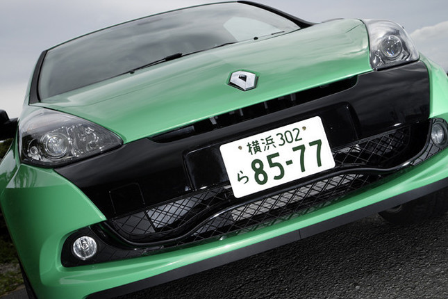 【スペック】全長×全幅×全高=4020×1770×1485mm/ホイールベース=2585mm/車重=1240kg/駆動方式=FF/2リッター直4DOHC16バルブ(202ps/7100rpm、21.9kgm/5400rpm)/価格=299.0万円(テスト車=314.0万円/ボディカラー=15万円)