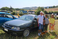 ジャンフランコさんのファミリーと「オメガA 2.0」。