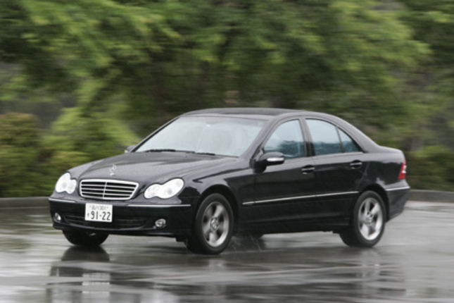 【スペック】全長×全幅×全高=4535×1730×1425mm/ホイールベース=2715mm/車重=1500kg/駆動方式=FR/1.8リッター直4DOHC16バルブ+スーパーチャージャー(191ps/5800rpm、26.5kgm/3500〜4000rpm)/価格=499万8000円(テスト車=同じ)