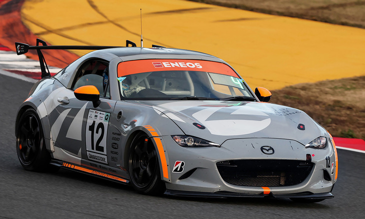 MAZDA SPIRIT RACING ROADSTER CNF concept