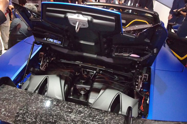 エンジンは、自然吸気の5.2リッターV10ユニット。最高出力640ps、最大トルク600Nmを発生する。