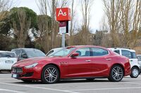 「マセラティ・ギブリ」。2023年シエナ郊外で。