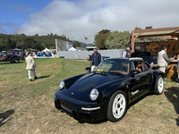 ポルシェのモディファイという分野ではドイツのRUFが最も有名だ。ただし彼らはこれまで最新モデルの限界チューニングという分野で名を成してきた。それゆえ単純なレストモッドは彼らの範疇(はんちゅう)ではない。彼らはあくまでもメーカーだから、「ゼロからつくっている」のである。