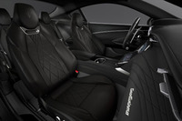 マセラティがブラックで統一した日本限定の特別仕様車「グラントゥーリズモ ネロ インフィニート」を発売の画像