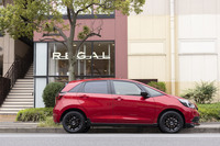 現行型=4代目「フィット」は2020年2月の発売で、当初の月販目標は1万台とされていた。通年の販売台数は2020年から順に9万8120台、5万8780台、6万0271台、5万7033台と推移している。