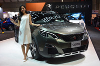 「プジョー5008」