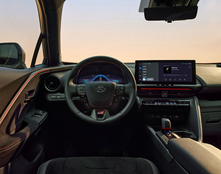 新型トヨタC-HR(インストゥルメントパネルまわり)