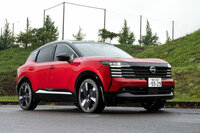 2026年6月に発表・発売された新型「日産キックス」。初代よりボディーサイズが拡大し、デザインもより力強いイメージとなった。