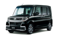 軽トールワゴンの“開祖”である「ダイハツ・タント」の「カスタム RS“トップエディション SA III”」。今ではどこのメーカーの軽ハイトワゴンにも、こうしたカスタム仕様が用意されている。