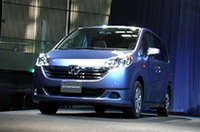 【Movie】新型「ホンダ・ステップワゴン」の、シートアレンジの方法の画像