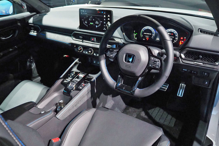 ホンダ・プレリュード(純正アクセサリー装着車のコックピット)