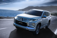 2019年7月に発表された「三菱パジェロスポーツ」のフェイスリフトモデル。海外専売なのが残念だ。