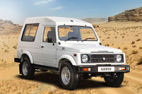 2代目「ジムニー」と基本設計を同じくする、マルチ・スズキ・インディアの「ジプシー」。ロングホイールベースの車体に架装された、独自のハイルーフボディーが目を引く。