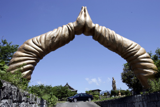 【スペック】全長×全幅×全高=4605×1815×1430mm/ホイールベース=2715mm/車重=1490kg/駆動方式=FF/2.4リッター直5DOHC 20バルブ(170ps/6000rpm、22.9kgm/4500rpm)/価格=485万円(テスト車=488万5542円/フロント・センタースピーカー=3万5542円)