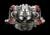 エンジンは排気量3リッターのV型6気筒。120度のVバンクの間にターボが配置されている。