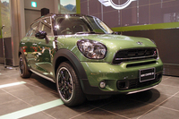 ディーゼルの「MINIクロスオーバー」日本上陸